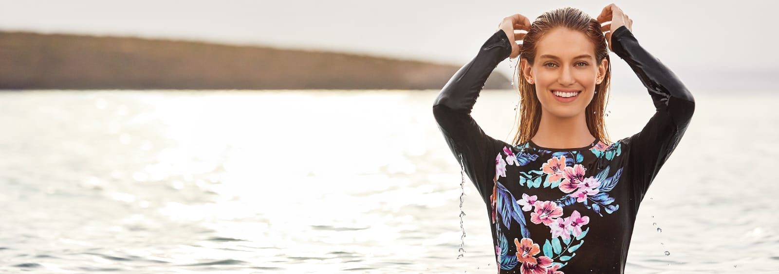 Kann ein Badeshirt beim Schwimmen getragen werden